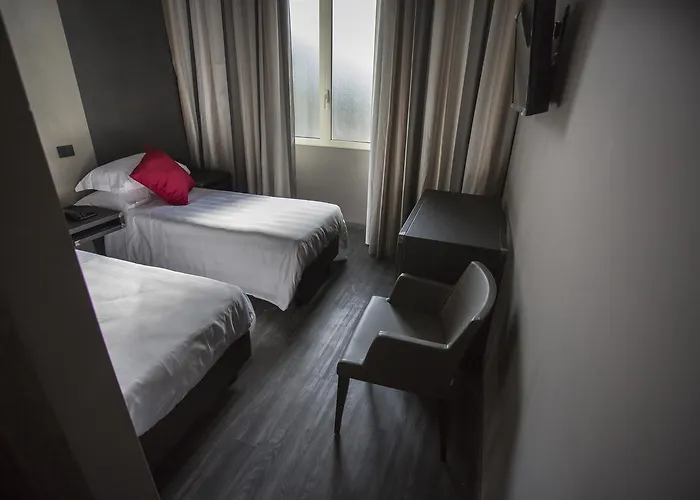 Hotel V99 Rome