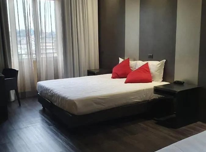 Hotel V99 4*